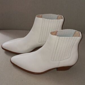 Club Monaco white leather booties NWT